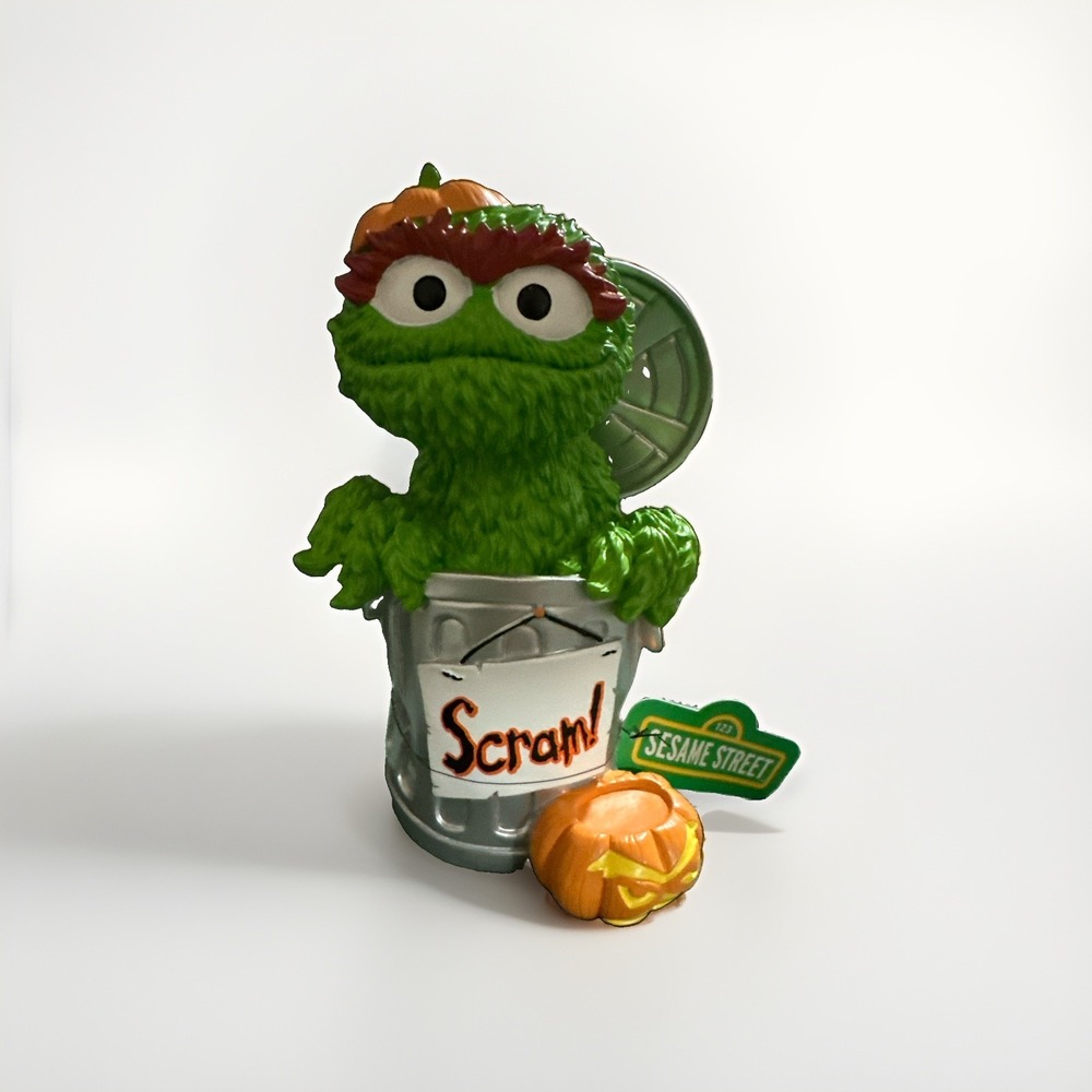 Sesame Street Oscar The Grouch Halloween In Can W Pumpkin Figure NWT